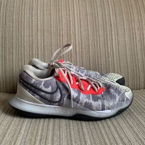 NIKE Court tennis shoes. Size 8 but wears like a 9.